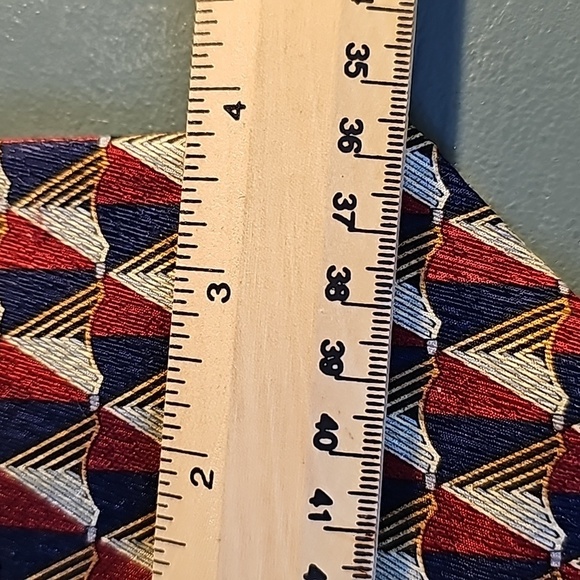 Bert Pulitzer signature collection. Mens pure silk tie. Red silver gold and blue - Picture 6 of 6
